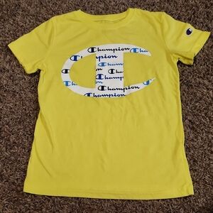 Champion Tshirt 💛